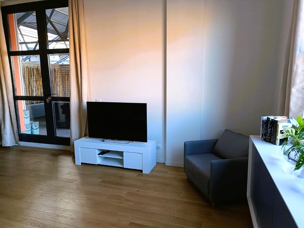 شقة Nuovo Loft Con Terrazzo M2 Ieo Humanitas Bocconi Navigli ميلان المظهر الخارجي الصورة